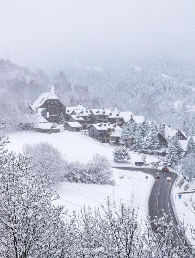 Tredos, Casa Adosada. Baqueira Buitenkant foto
